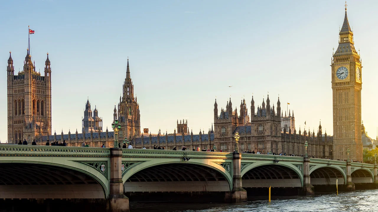 First Class Flights to London starts 182k &amp; Luxury Travel Guide