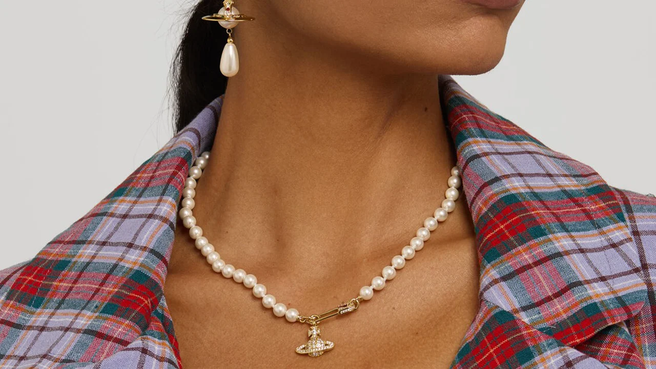 ประวัติ Vivienne Westwood ราชินีพังก์และโลโก้ Orb สุดฮิต