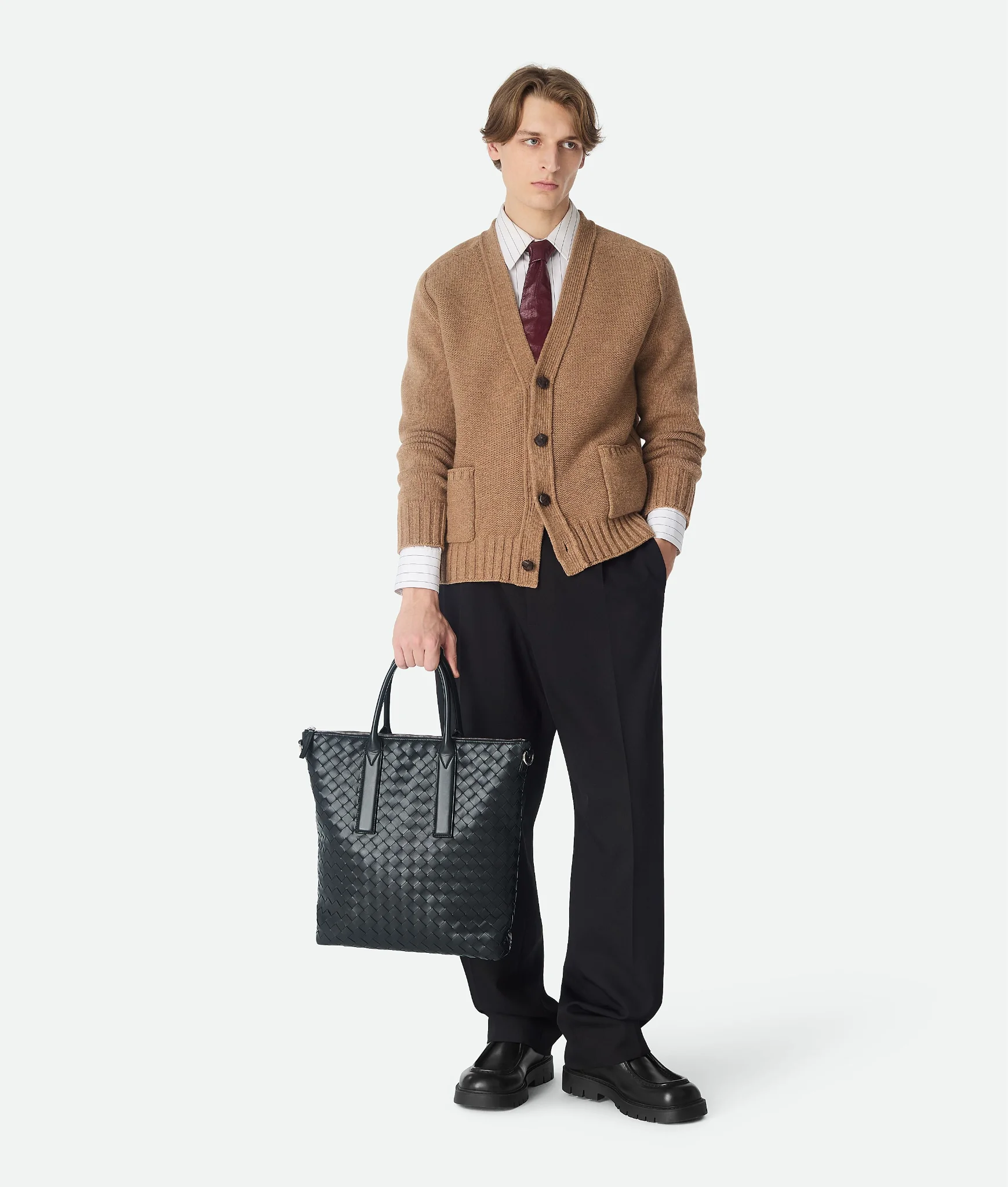 กระเป๋าใบใหญ่ Bottega Veneta พร้อมราคา (THB)