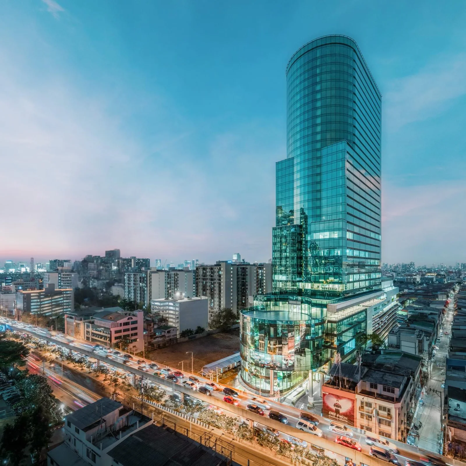 ตึก SKYY9 Centre มูลค่า 7 พันล้านบาทใจกลางกรุงเทพมหานคร