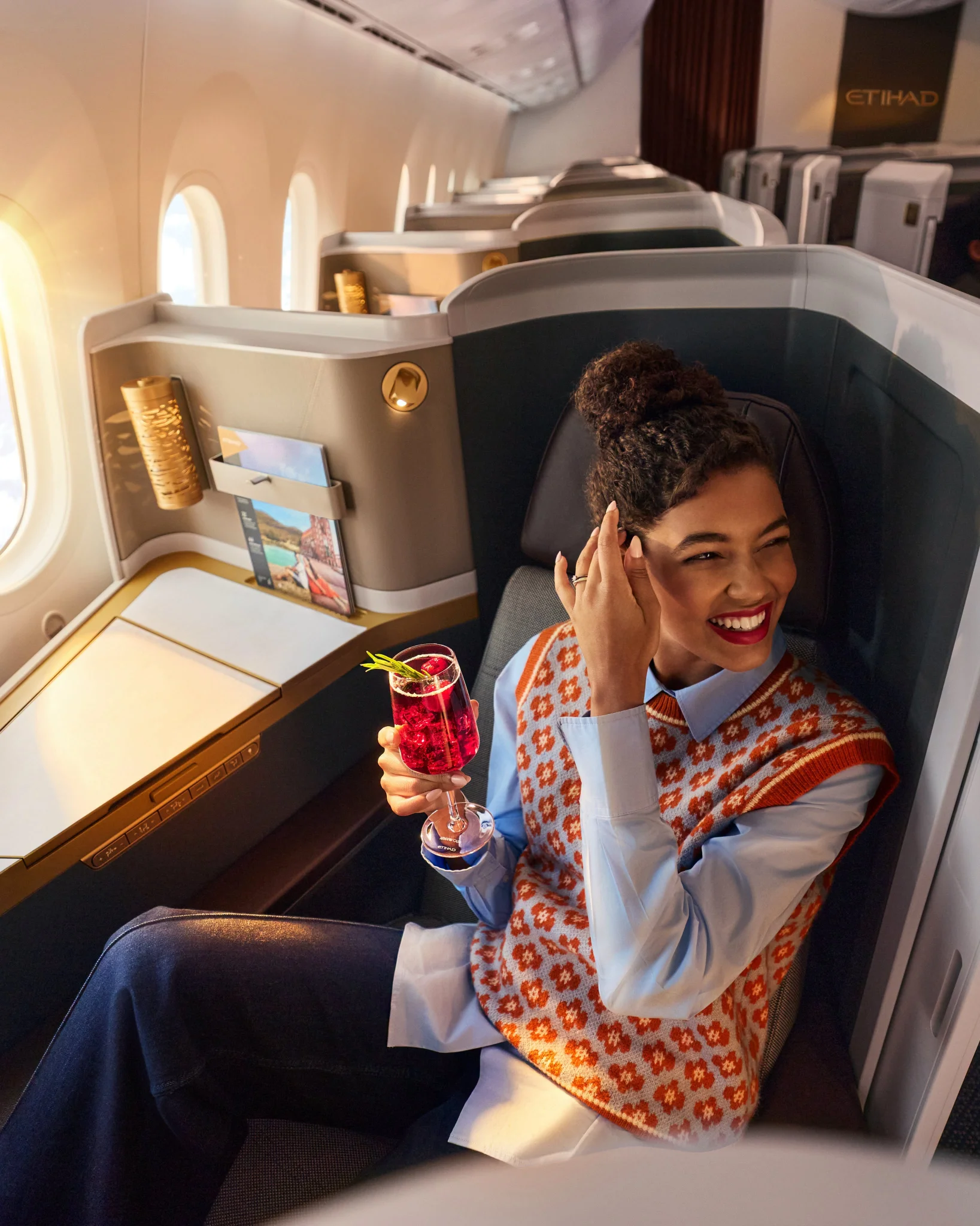 ที่นั่งชั้นธุรกิจ Business Class บนเครื่องบิน Airbus A350 สายการบิน Etihad Airways สู่ยุโรป