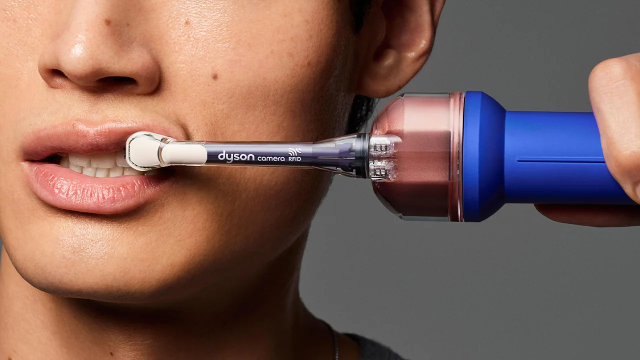 แปรงสีฟัน AI! Dyson CameraJet กล้อง 100,000 พิกเซล 16,690 บาท