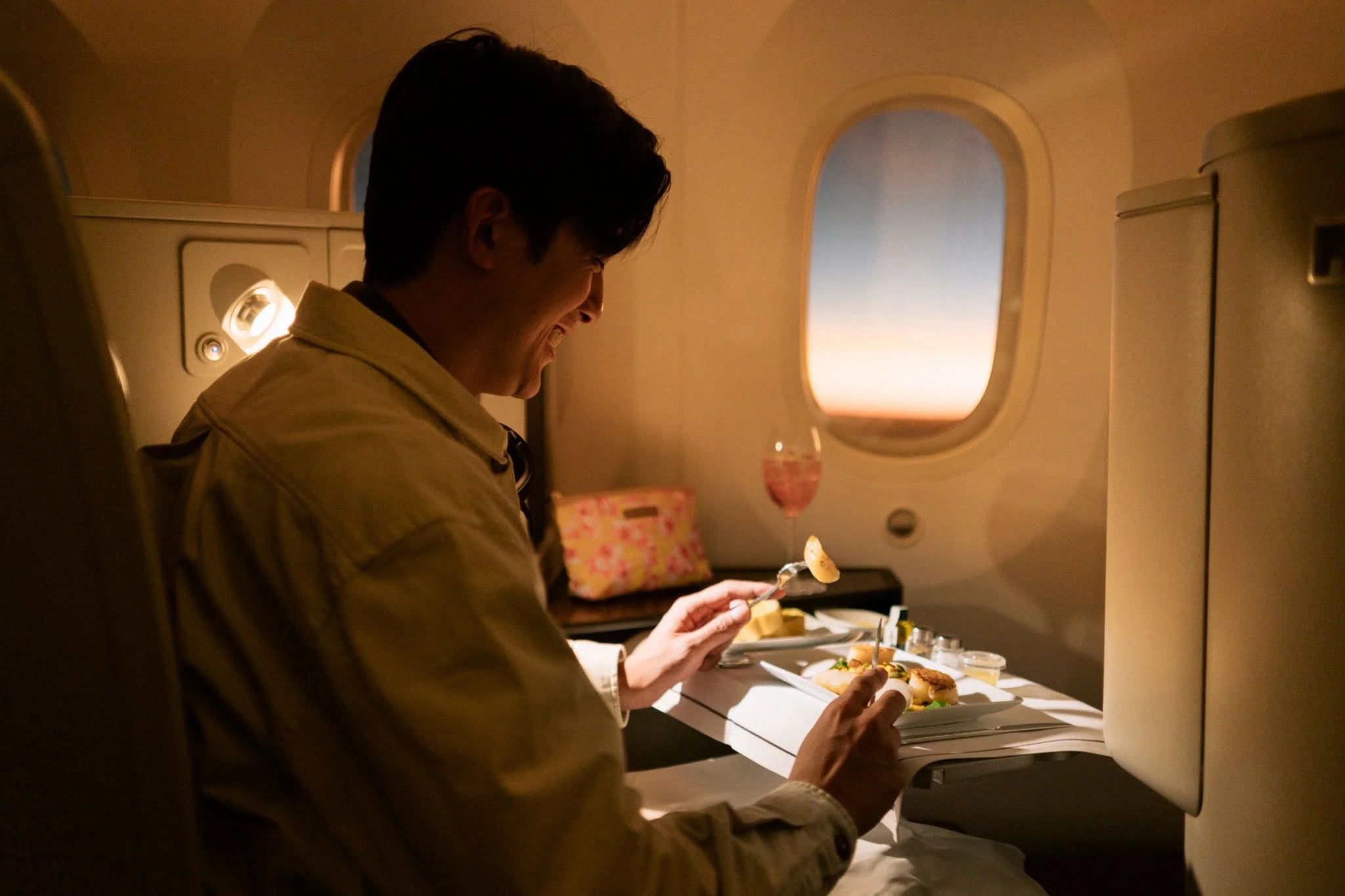 Direct flights Bangkok to China Royal Silk class to Guangzhou and Kunming