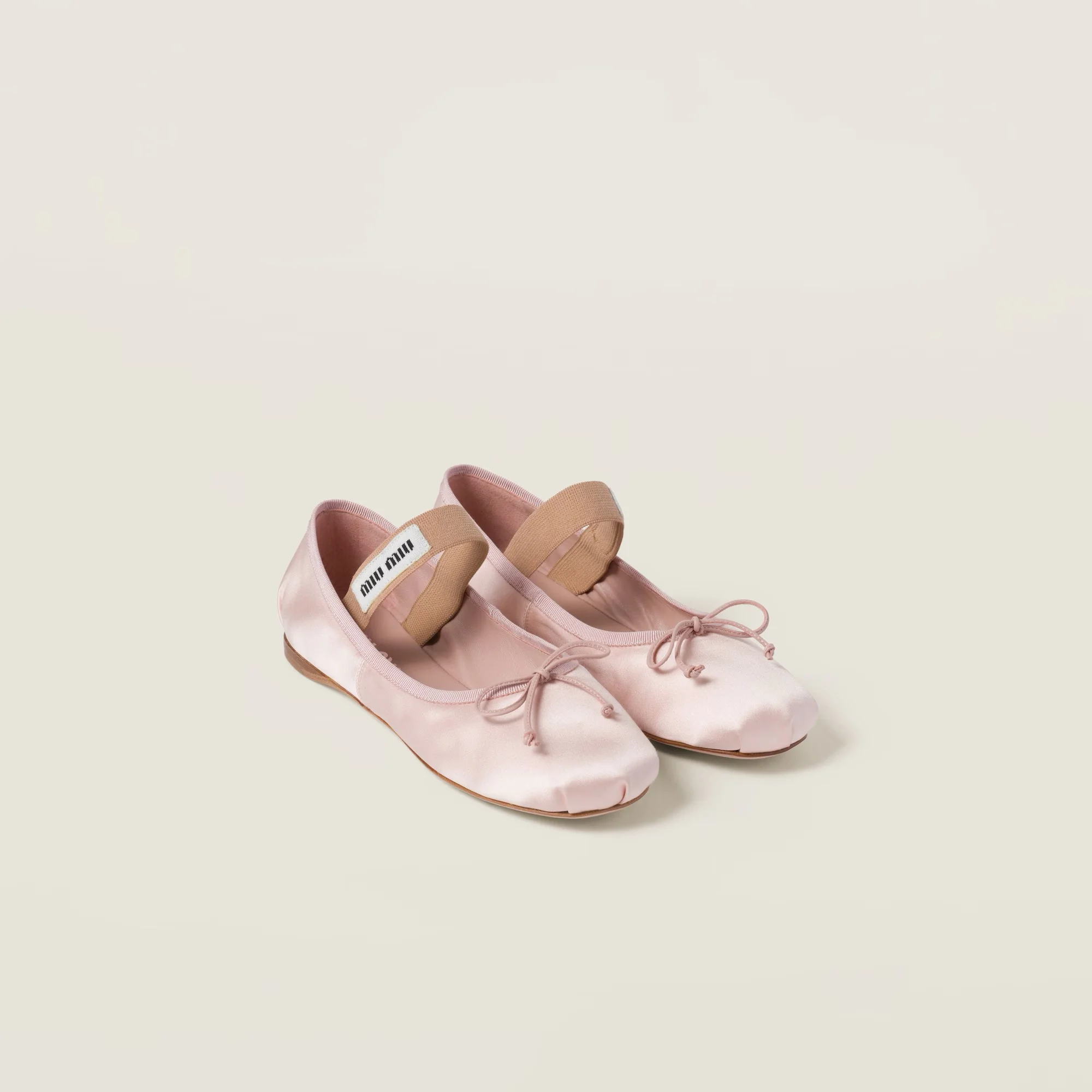 รองเท้าบัลเลต์ซาติน Miu Miu Satin Ballerinas แมตช์ลุคลูกคุณหนูสุดหวาน